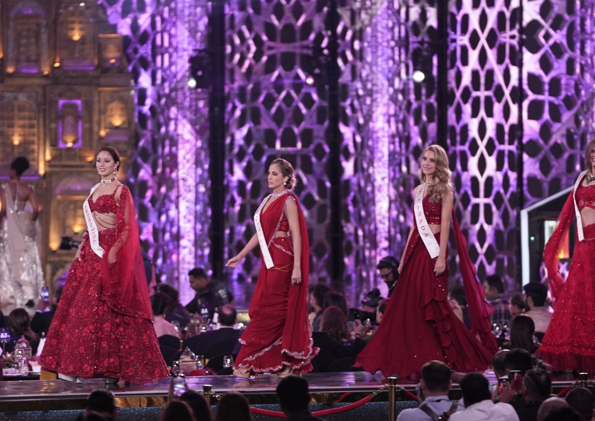Contestants in custom handloom AK
