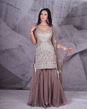 Load image into Gallery viewer, The Spree Embroidered Kurta Set